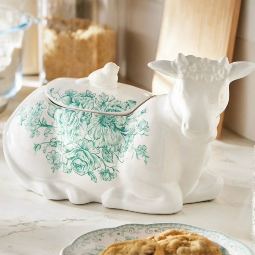 2025 🌺 New The Pioneer Woman Agatha Stoneware Cow Food Storage Jar, Green White